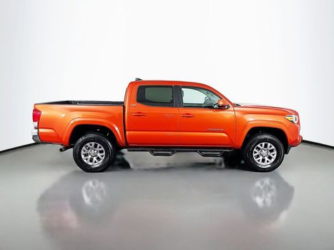 Used 2017 Toyota Tacoma SR5 image 4