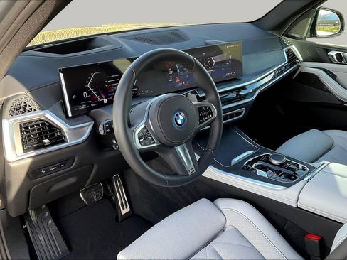 Used 2025 BMW X5 xDrive50e w/ M Sport Package AWD/4WD image 17