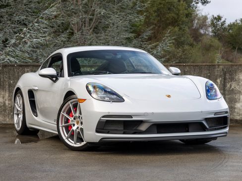 Certified 2024 Porsche 718 Cayman GT4 image 6