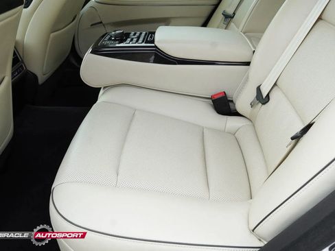 Used 2016 Hyundai Equus Ultimate image 24