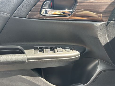 Used 2016 Honda Accord EX image 23