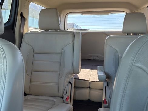 Used 2017 GMC Acadia Denali image 16