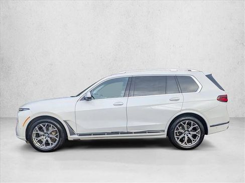 Used 2023 BMW X7 xDrive40i image 9