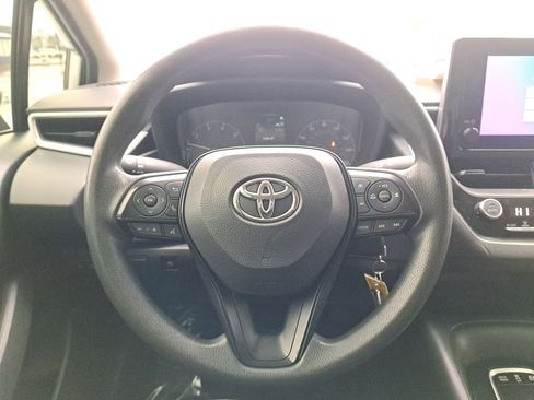Used 2023 Toyota Corolla LE image 19