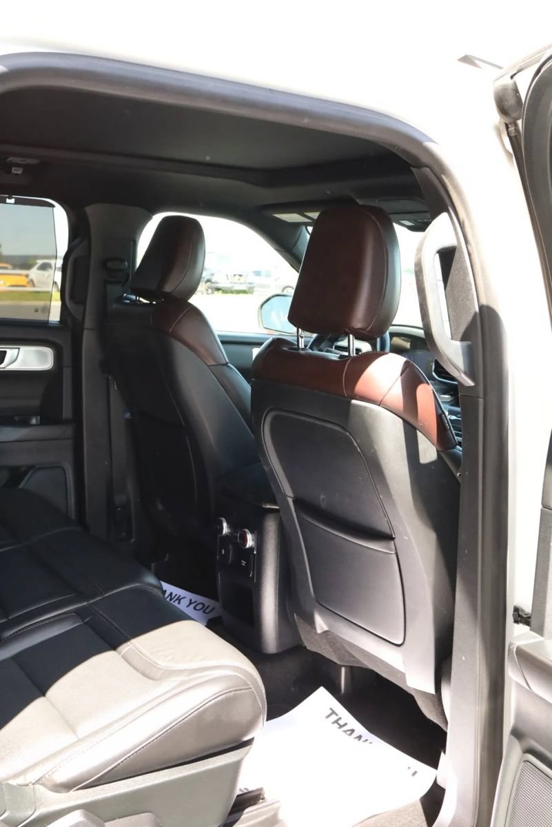 Used 2020 Ford Explorer Platinum w/ Premium Technology Package AWD/4WD image 43