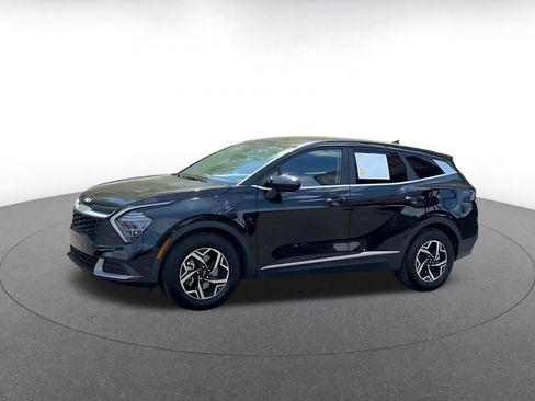 Used 2025 Kia Sportage LX image 8