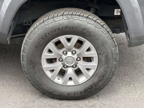 Used 2017 Toyota Tacoma SR5 w/ Tow Package RWD image 15