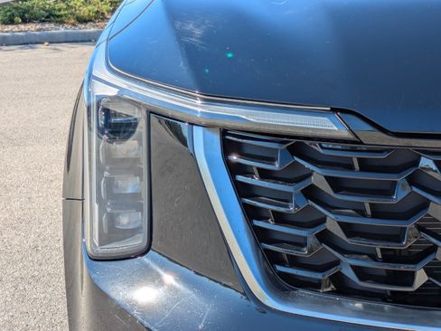 Certified 2024 Kia Sorento S image 10