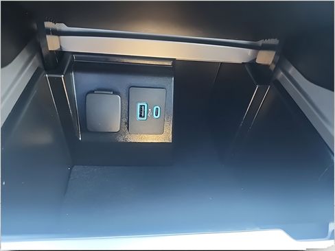 Certified 2022 Ford Explorer XLT image 23