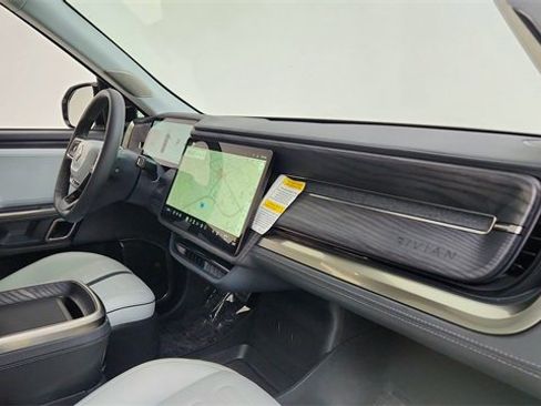 Used 2024 Rivian R1S Adventure image 21