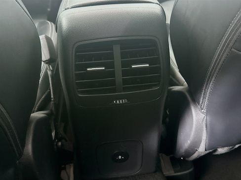 Used 2025 Ford Escape Platinum AWD/4WD image 28