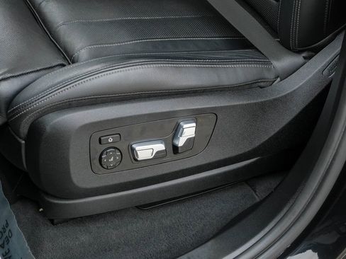 Used 2019 BMW X7 xDrive50i w/ Luxury Seating Package image 40