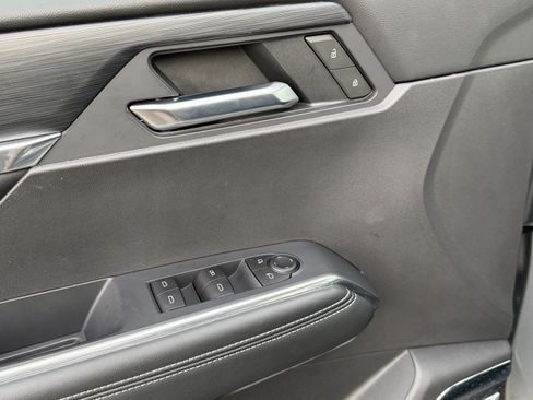 Used 2025 GMC Acadia Elevation image 14