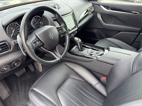 Certified 2023 Maserati Levante GT image 9