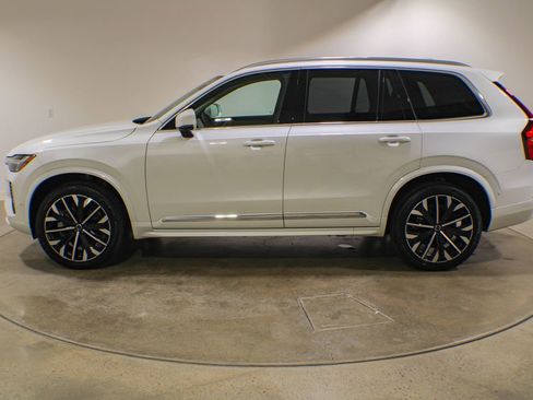 Used 2025 Volvo XC90 B6 Plus AWD/4WD image 2