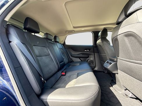 Used 2023 Nissan Ariya FWD image 30