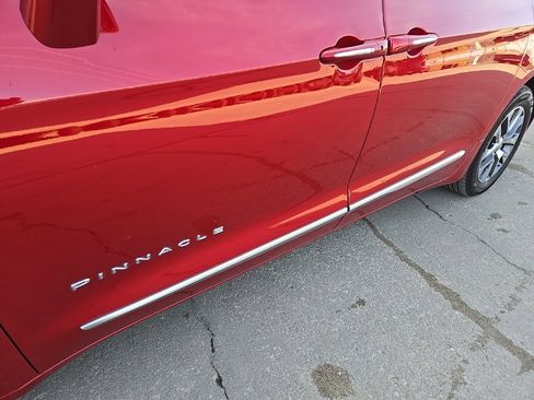 Used 2024 Chrysler Pacifica Pinnacle image 21