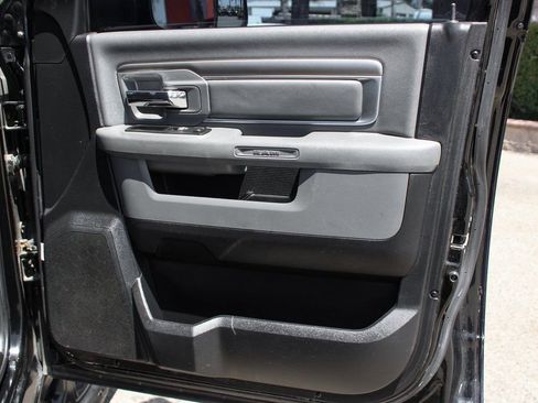 Used 2014 RAM 3500 Big Horn w/ Black Appearance Group image 34