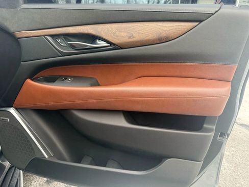 Used 2019 Cadillac Escalade Luxury image 56