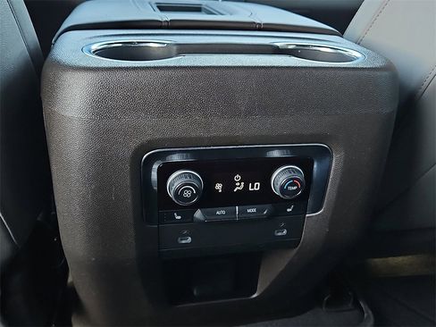 Used 2022 Chevrolet Tahoe Z71 w/ Z71 Off-Road Package image 19