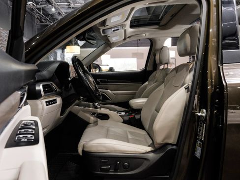 Used 2021 Kia Telluride SX w/ Nightfall Edition Package AWD/4WD image 4