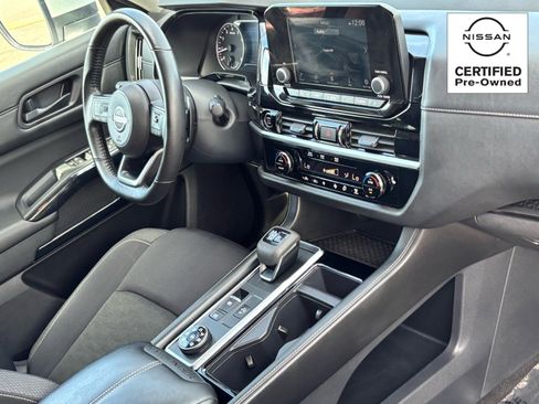 Certified 2024 Nissan Pathfinder SV image 12