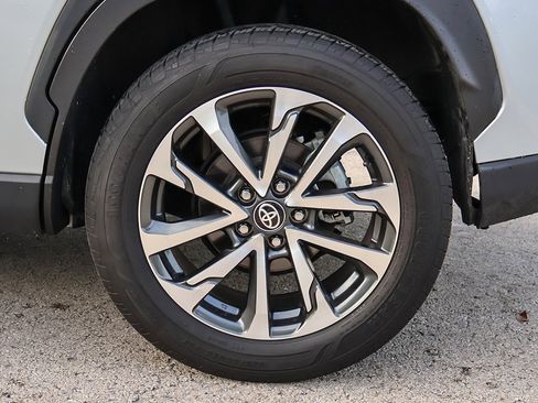 Used 2023 Toyota Corolla Cross XLE w/ Convenience Package image 24