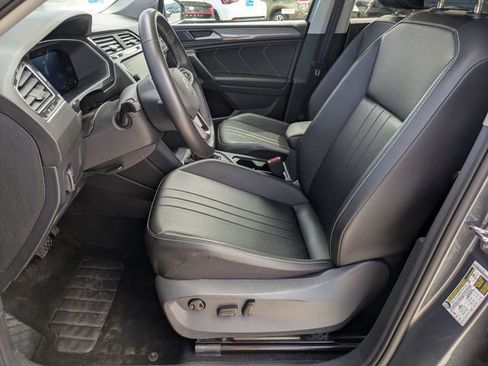 Used 2024 Volkswagen Tiguan SE image 15