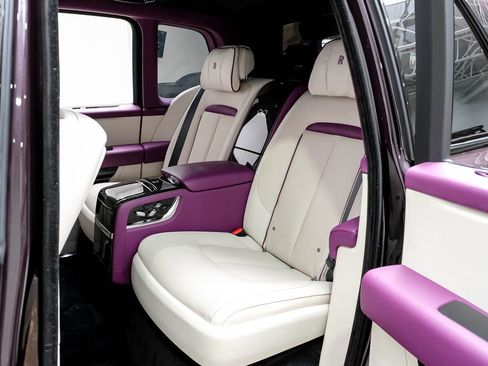 Used 2023 Rolls-Royce Cullinan Black Badge w/ Dark Exterior Package image 45