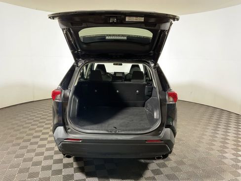 Used 2022 Toyota RAV4 XLE w/ Convenience Package image 12