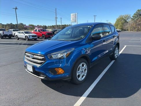 Used 2019 Ford Escape S image 3