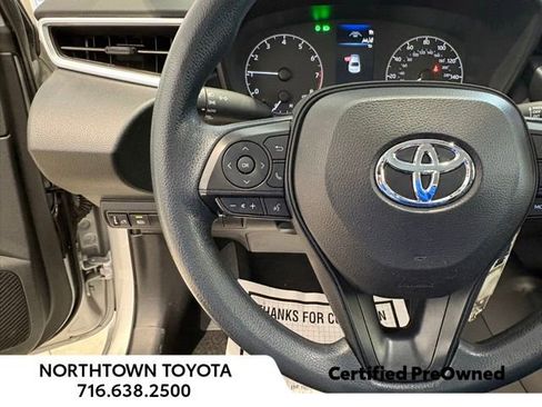 Used 2023 Toyota Corolla LE image 31