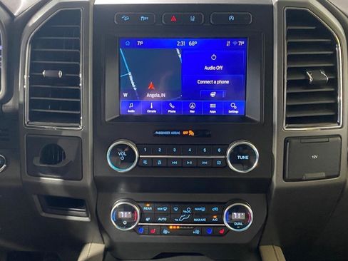 Used 2020 Ford Expedition XLT w/ Equipment Group 202A AWD/4WD image 19