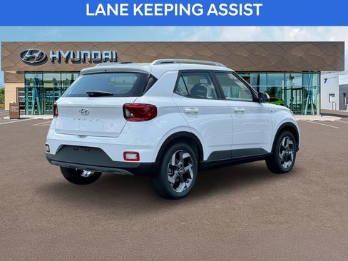 Used 2025 Hyundai Venue SEL image 8