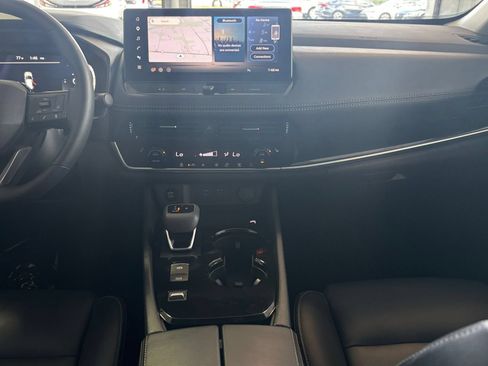 Used 2026 Nissan Rogue SL FWD image 17