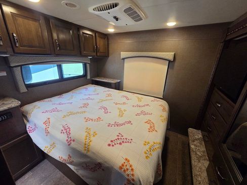 Used 2017 Ford E-450 and Econoline 450 Super Duty w/ Motorhome Prep Package RWD image 24