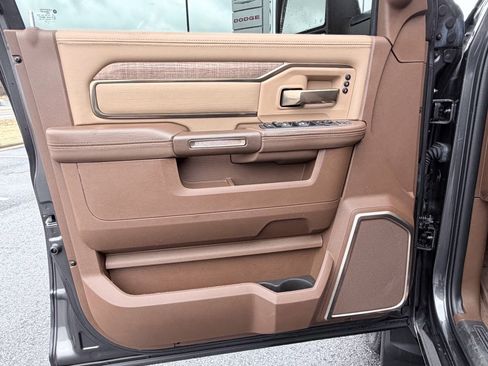 Used 2023 RAM 3500 Limited image 30