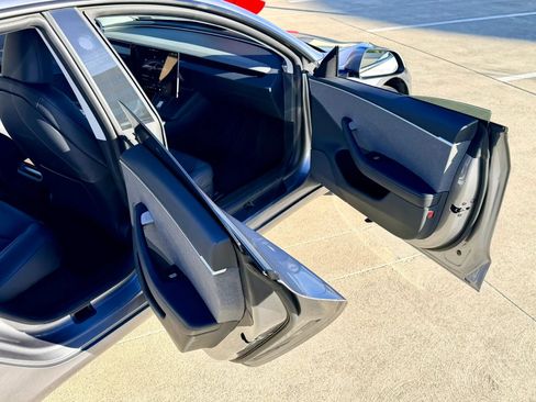 Used 2025 Tesla Model 3 RWD image 37
