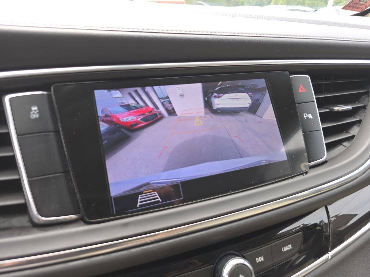 Used 2020 Buick Enclave Essence FWD image 13