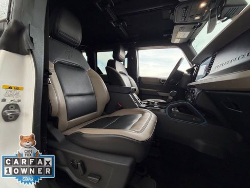 Used 2023 Ford Bronco Wildtrak image 25