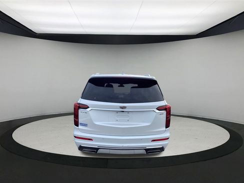 Used 2025 Cadillac XT6 Premium Luxury image 7