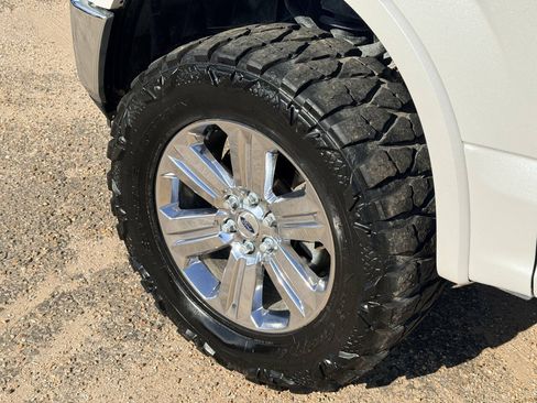 Used 2018 Ford F150 Lariat w/ Equipment Group 502A Luxury AWD/4WD image 12