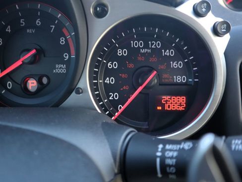 Used 2014 Nissan 370Z Touring w/ Sport Package image 21