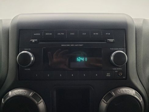 Used 2018 Jeep Wrangler Sport image 25