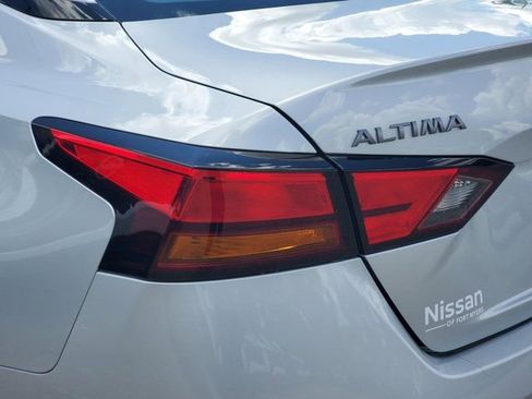 New 2025 Nissan Altima 2.5 SR image 5
