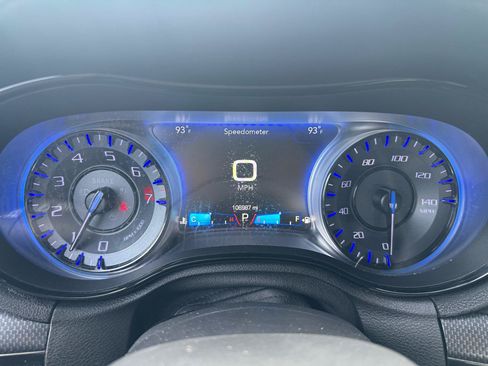 Used 2016 Chrysler 300 S RWD image 37