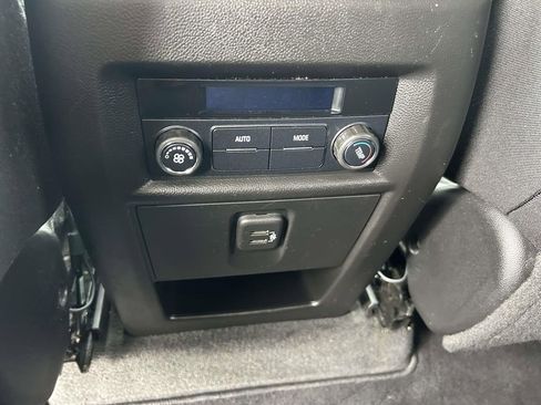 Used 2020 Chevrolet Traverse LS image 16