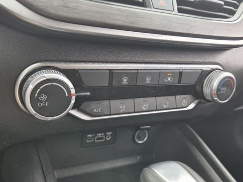 Used 2025 Nissan Altima 2.5 SV FWD image 22