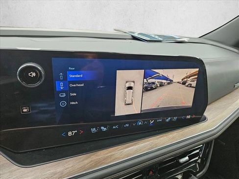 Used 2025 Chevrolet Tahoe High Country image 20