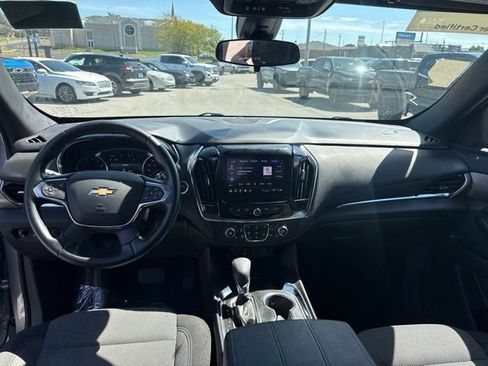 Used 2023 Chevrolet Traverse LT FWD image 30